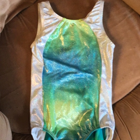 Snow flake Leo size Child Large (CL) - Picture 1 of 4